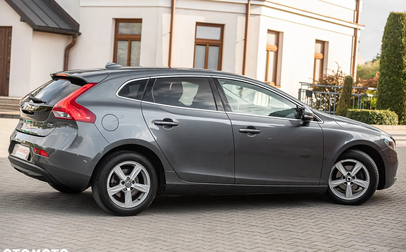 Volvo V40 cena 36900 przebieg: 233244, rok produkcji 2013 z Szczucin małe 436